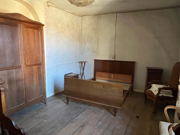 Image No.10-3 Bed Village House for sale