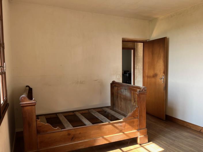 Image No.11-2 Bed Country Property for sale