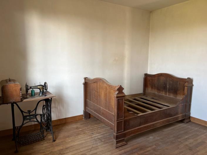 Image No.10-2 Bed Country Property for sale