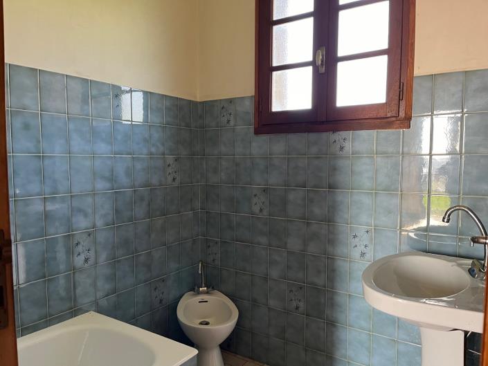 Image No.12-2 Bed Country Property for sale