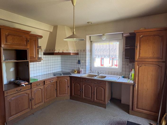 Image No.10-4 Bed Village House for sale