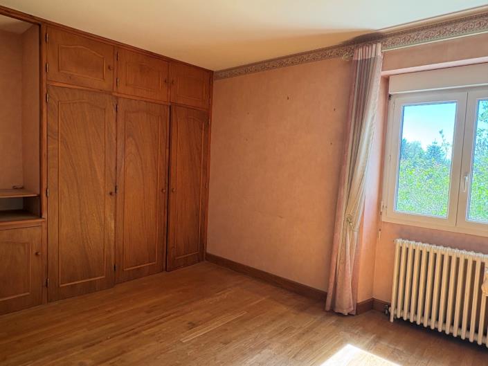 Image No.19-4 Bed Village House for sale