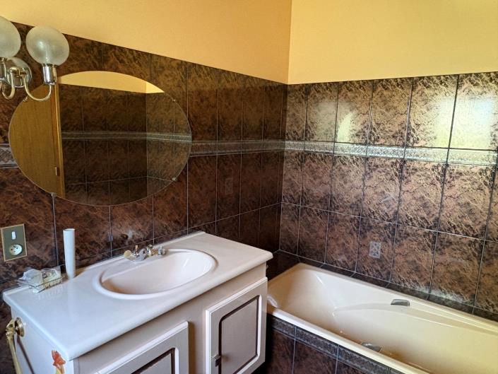 Image No.20-4 Bed Village House for sale