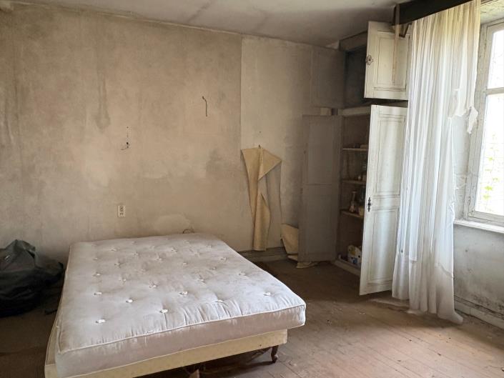 Image No.14-5 Bed Commercial for sale