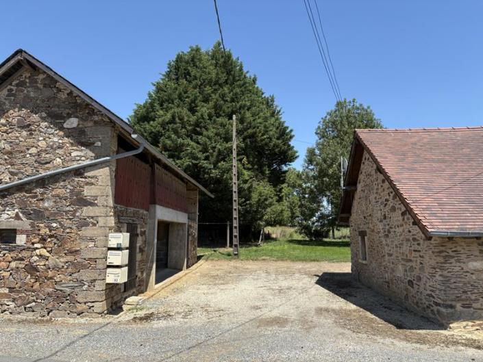 Image No.18-3 Bed Country Property for sale