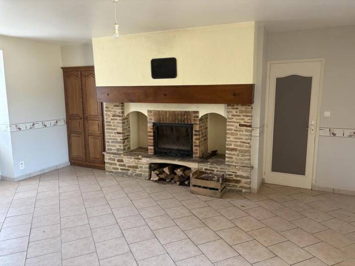 Image No.25-3 Bed Country Property for sale