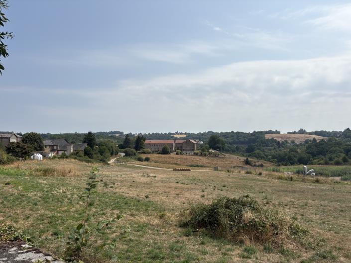 Image No.19-3 Bed Village House for sale