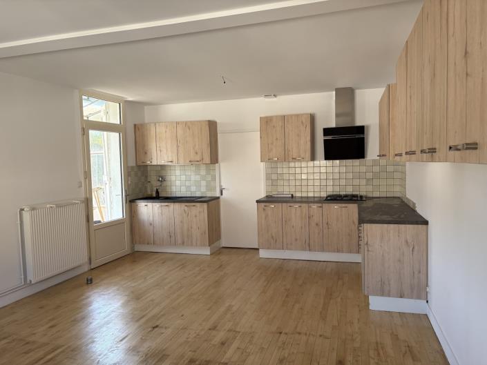 Image No.4-1 Bed House for sale
