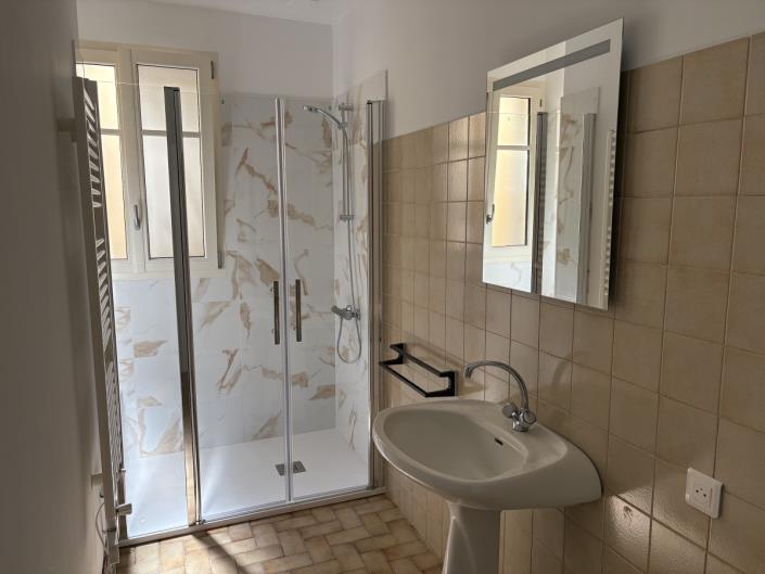 Image No.11-1 Bed House for sale