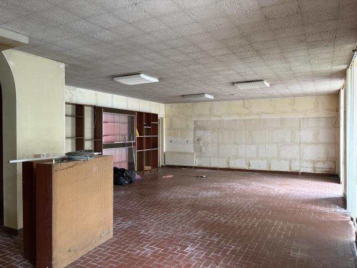 Image No.6-2 Bed Commercial for sale