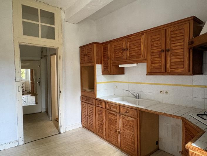 Image No.9-2 Bed Commercial for sale
