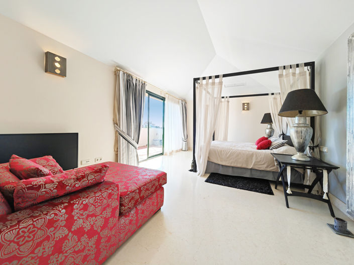 Image No.8-4 Bed Property for sale