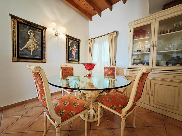 Image No.3-4 Bed Villa for sale