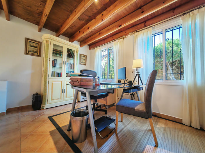 Image No.4-4 Bed Villa for sale