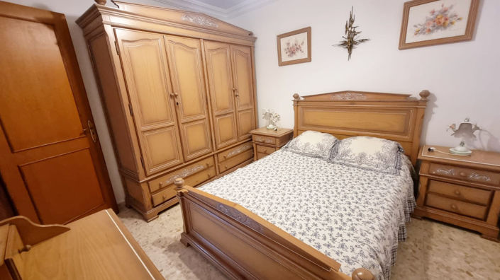 Image No.21-5 Bed Townhouse for sale