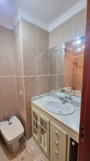 Image No.22-5 Bed Townhouse for sale