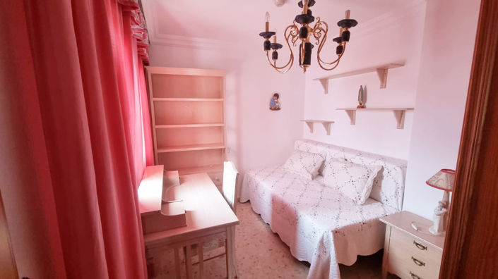 Image No.24-5 Bed Townhouse for sale