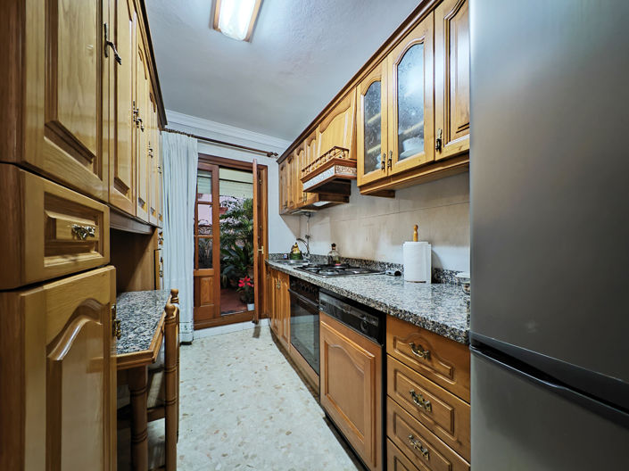 Image No.9-5 Bed Townhouse for sale
