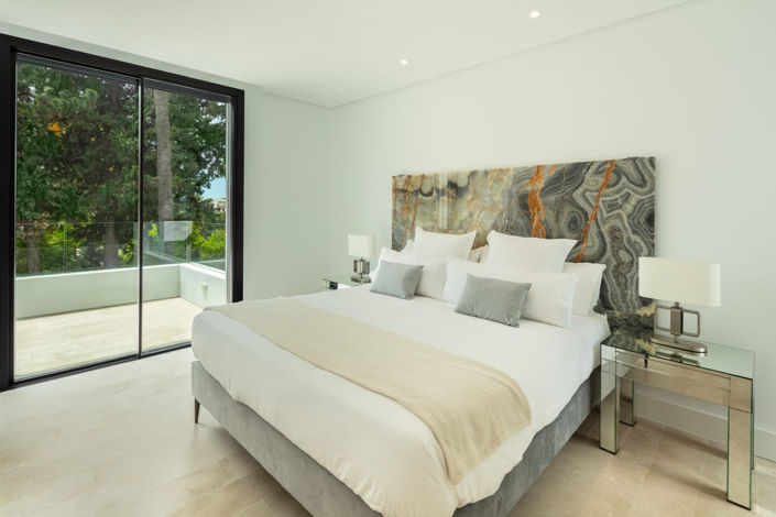 Image No.20-5 Bed Villa for sale