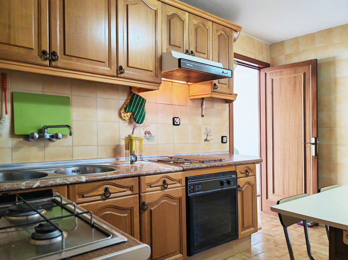 Image No.10-5 Bed Apartment for sale
