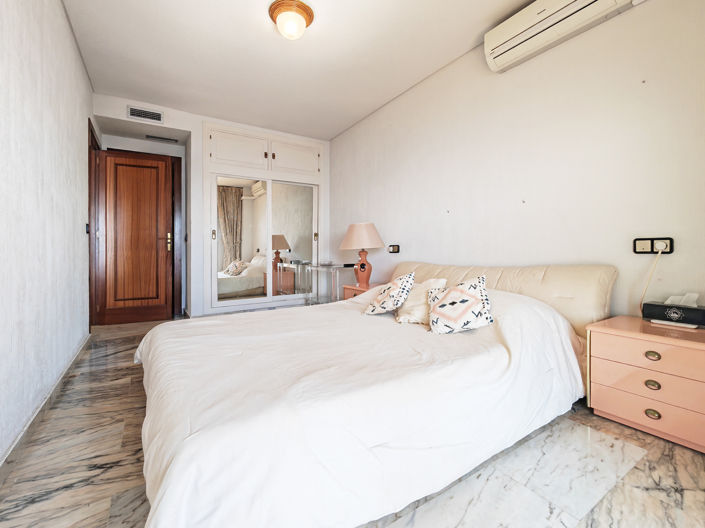 Image No.15-5 Bed Apartment for sale
