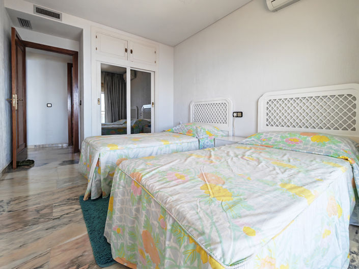 Image No.20-5 Bed Apartment for sale