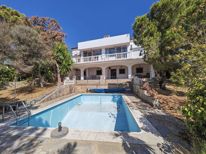 Image No.1-Villa de 6 chambres à vendre à Estepona
