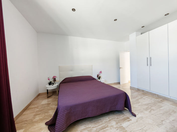 Image No.20-6 Bed Villa for sale