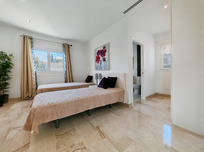 Image No.24-6 Bed Villa for sale