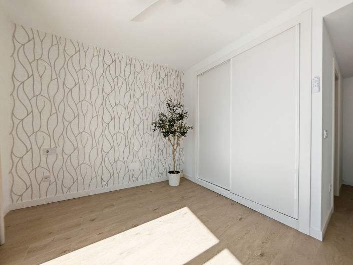 Image No.10-2 Bed Apartment for sale