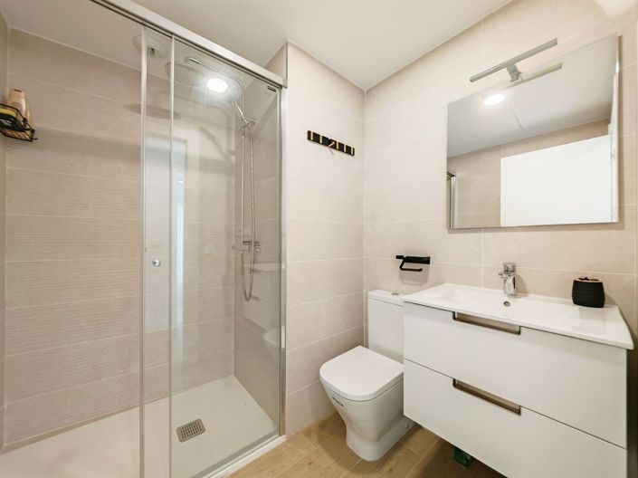 Image No.9-2 Bed Apartment for sale