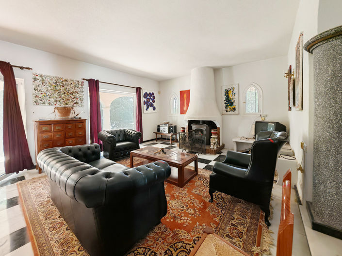 Image No.2-5 Bed Villa for sale