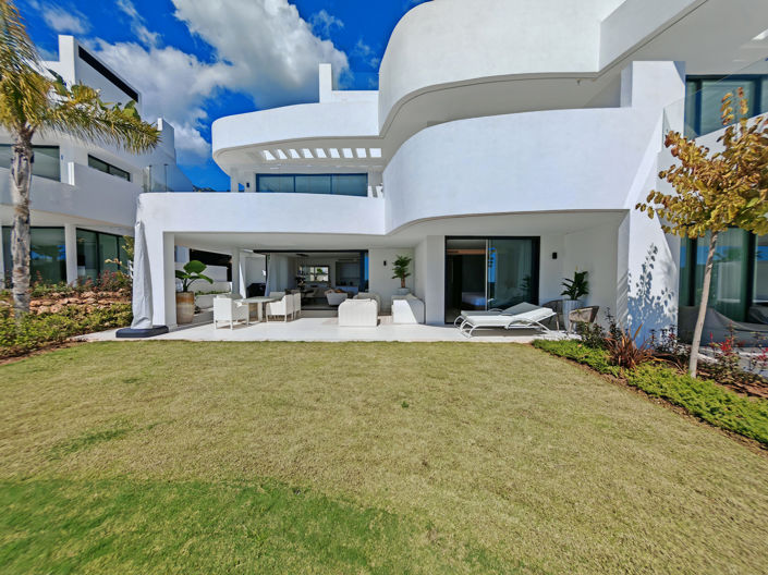 Image No.1-3 Bed Property for sale
