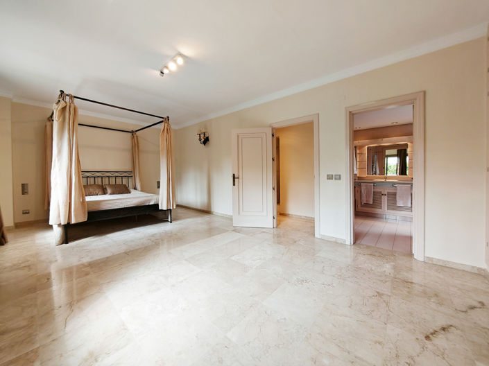 Image No.16-5 Bed Villa for sale