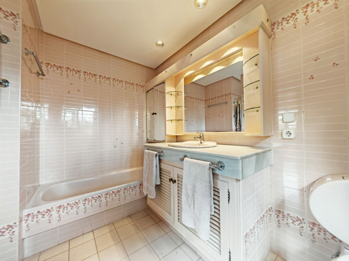 Image No.18-5 Bed Villa for sale