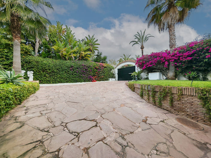 Image No.27-5 Bed Villa for sale