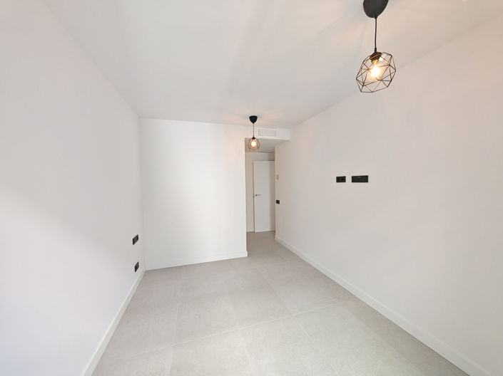 Image No.10-3 Bed Apartment for sale