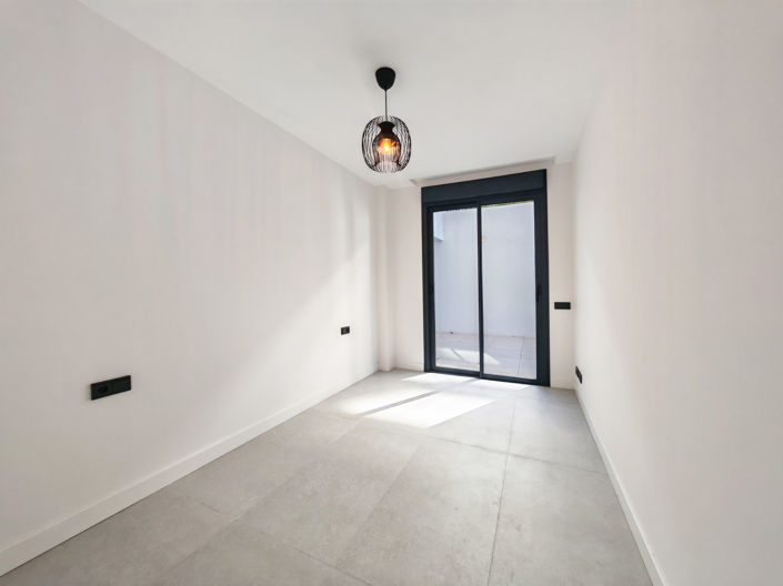 Image No.12-3 Bed Apartment for sale