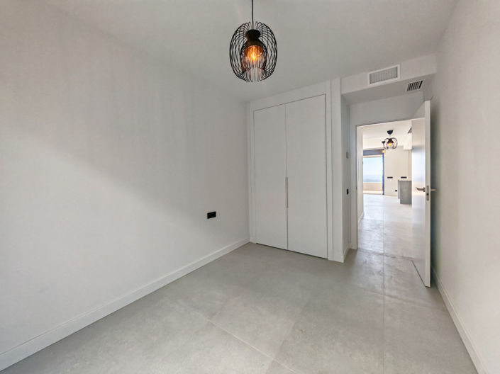 Image No.9-3 Bed Apartment for sale