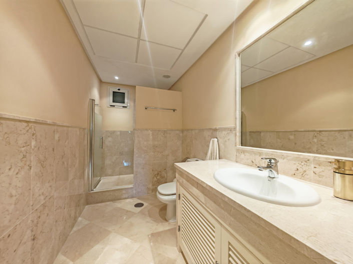 Image No.13-2 Bed Property for sale
