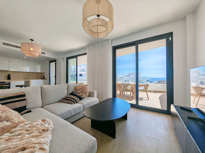 Image No.3-4 Bed Property for sale