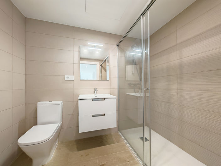 Image No.13-4 Bed Property for sale