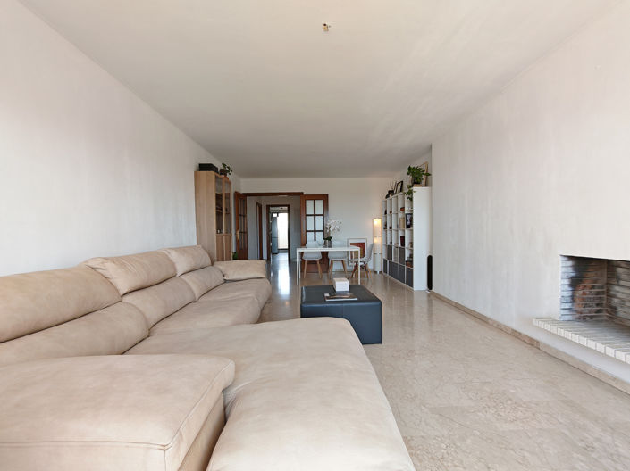 Image No.10-3 Bed Property for sale