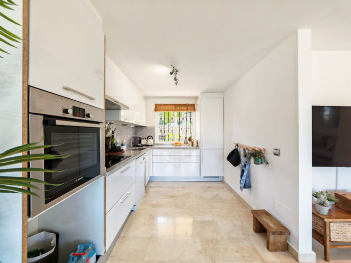Image No.5-2 Bed Property for sale