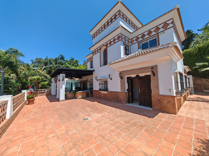 Image No.10-4 Bed Villa for sale