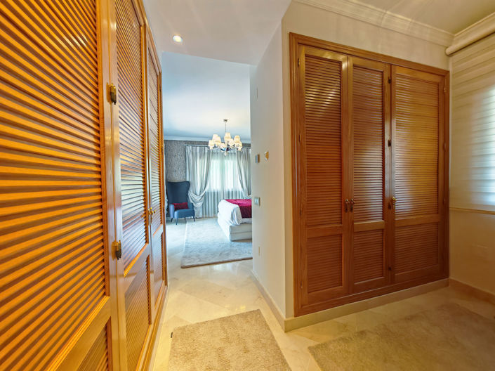 Image No.15-4 Bed Villa for sale