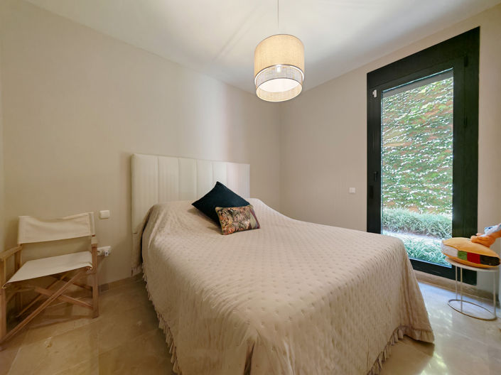 Image No.11-3 Bed Property for sale