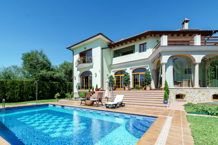 Image No.2-6 Bed Villa for sale