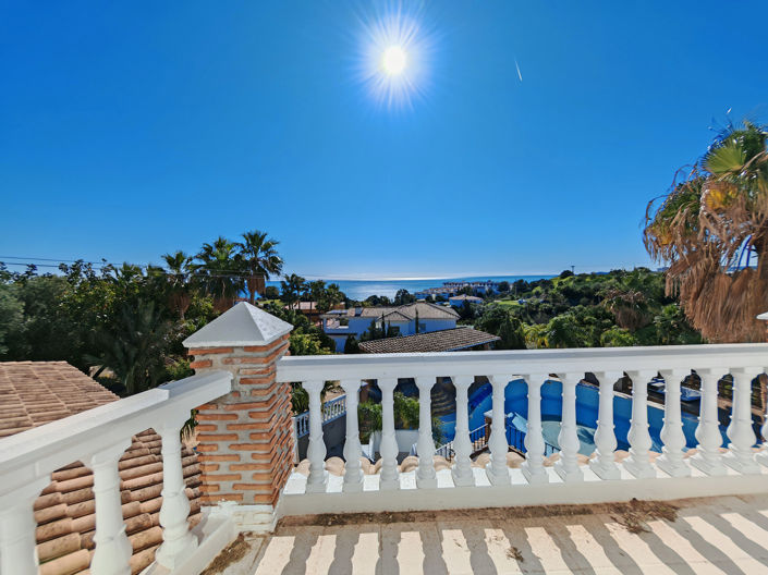 Image No.10-9 Bed Villa for sale