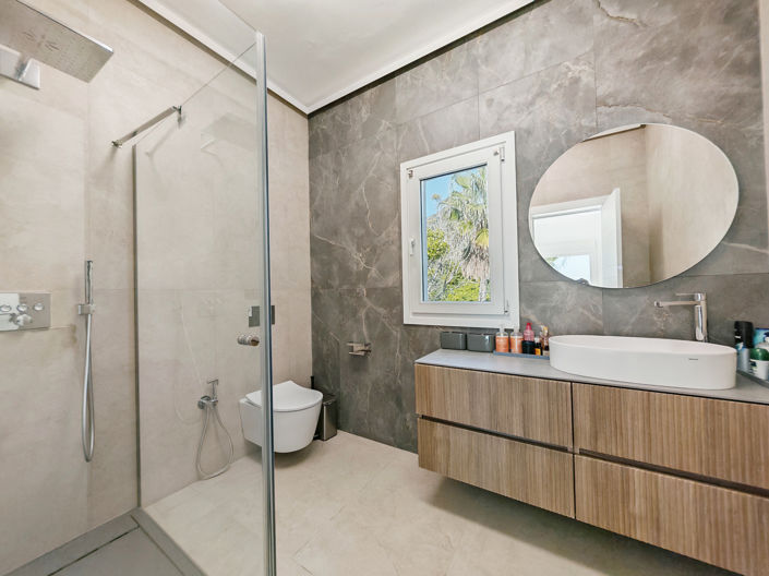 Image No.17-9 Bed Villa for sale